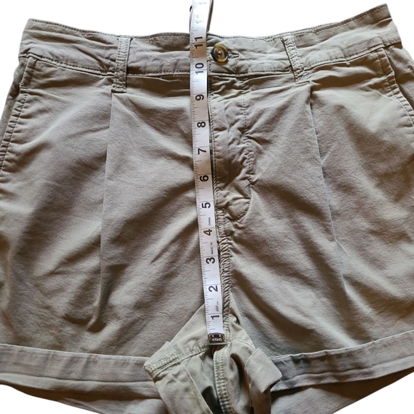 Women's AE Pleated High Rise Olive Green Stretch Shorts Cuffed Size 8 - Picture 8 of 13